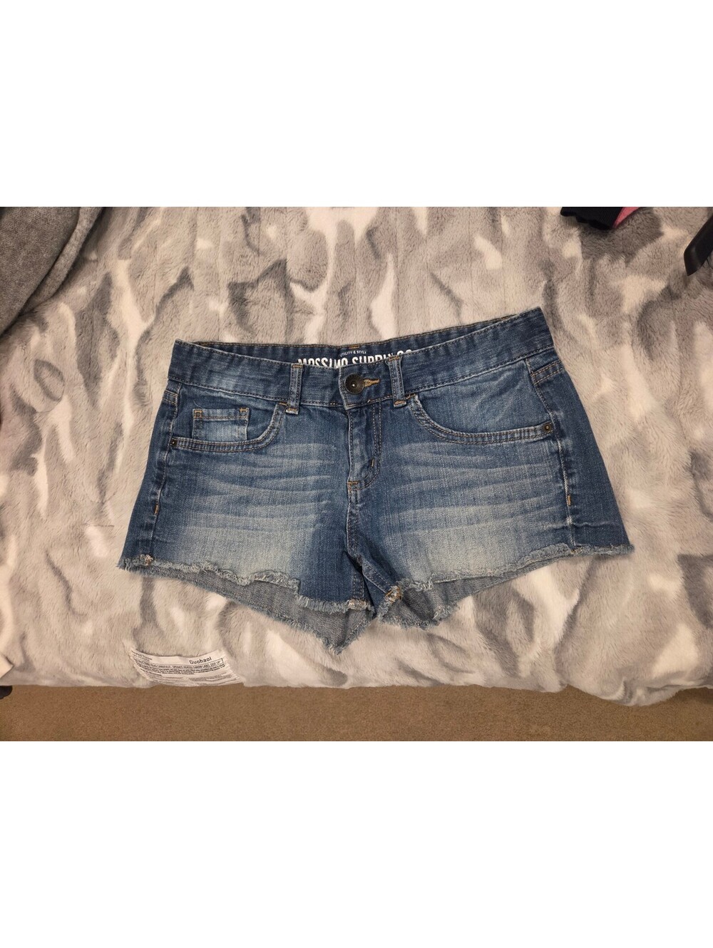 Mossimo Women's Denim Shorts Size 9 - Fit 6 Blue - Picture 2 of 8